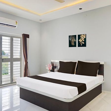 Hotel O Jeevan Restaurant & Lodging Kavathe Екстериор снимка